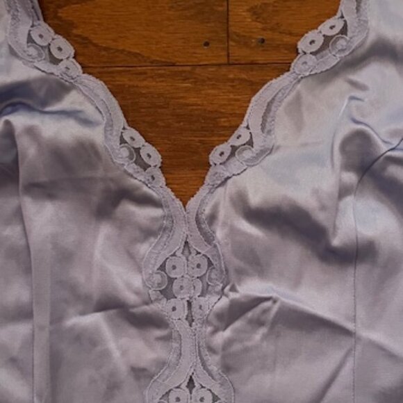 Set of 2 Vintage Warner's Camisole's - Picture 4 of 16